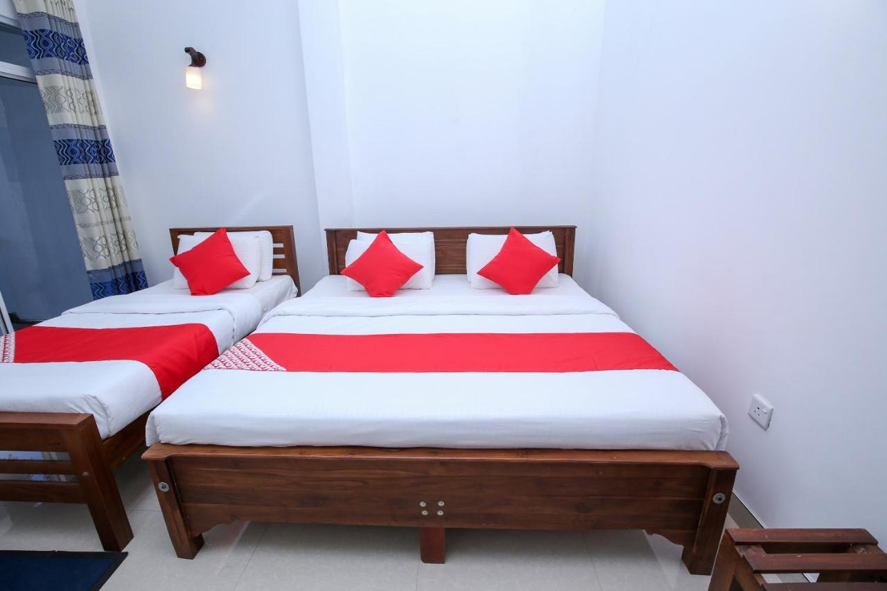 Oyo 438 Sarala Residence Hotel Kandy Zimmer foto